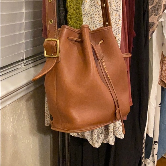 Authentic Coach leather bucket purse - Picture 5 of 8